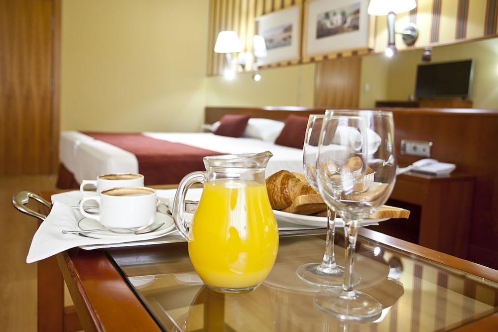 Ilunion Les Corts Hotel Barcelona