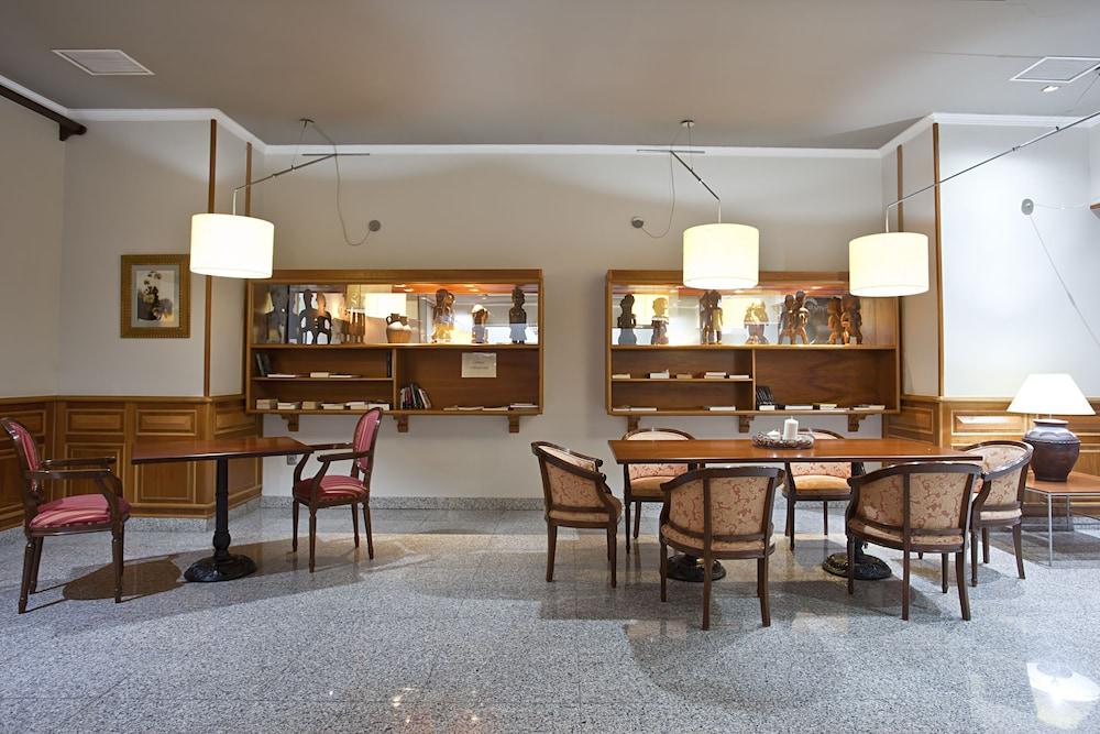 Ilunion Les Corts Hotel 4*