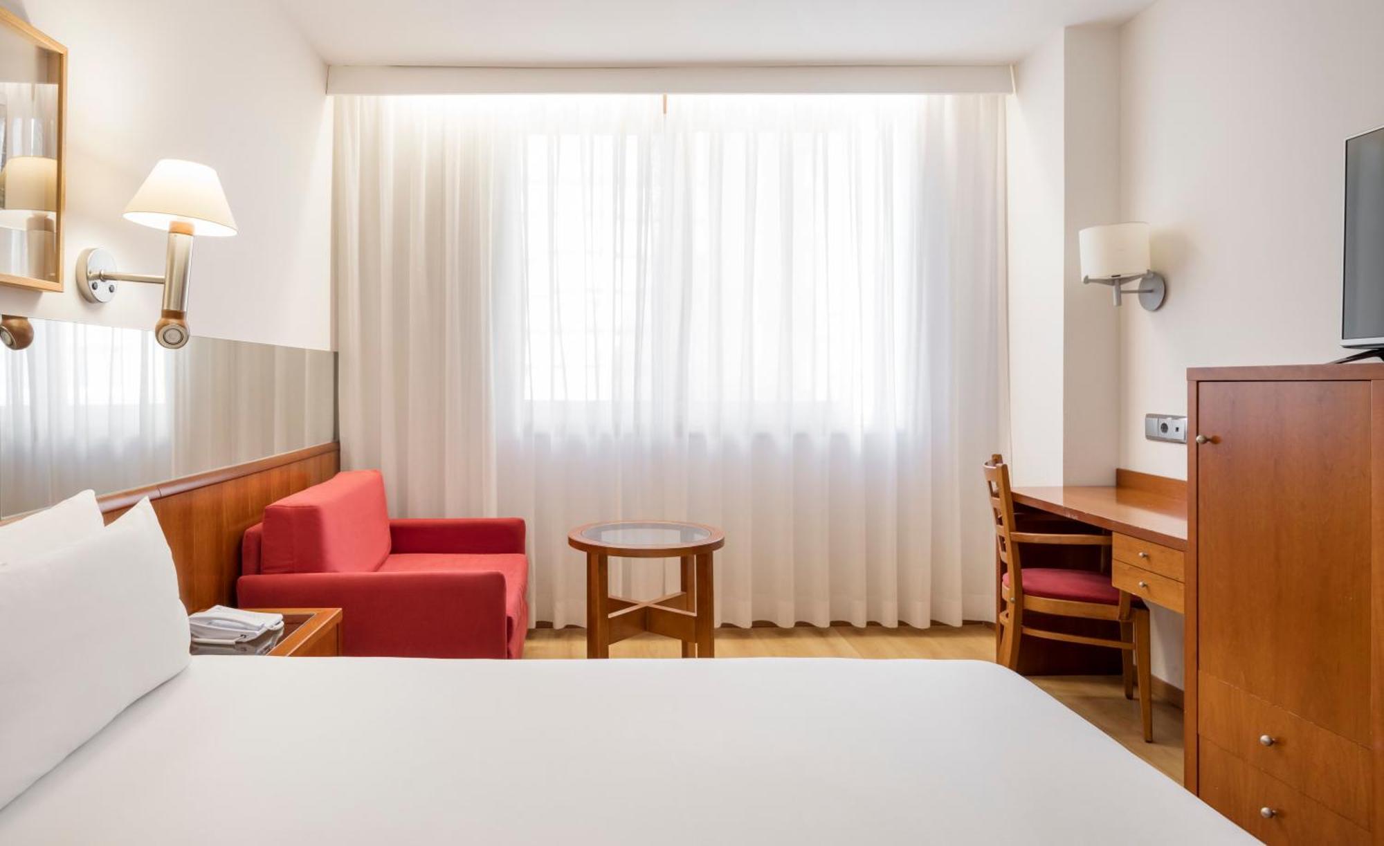 Hotel Ilunion Les Corts 4*