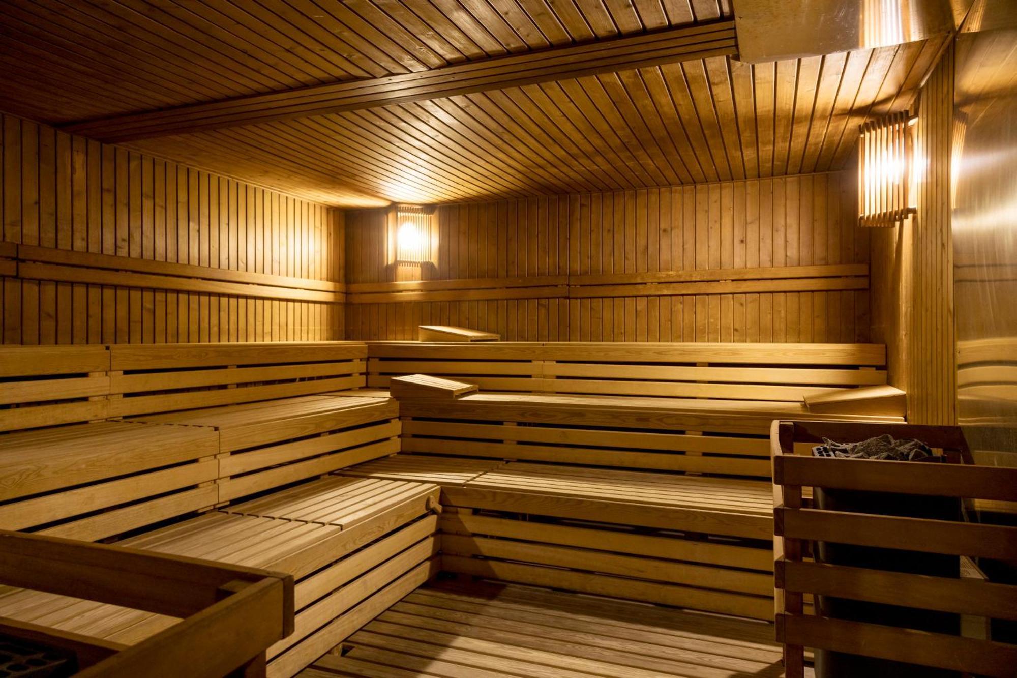 Hotel Ilunion Les Corts Spa 4*
