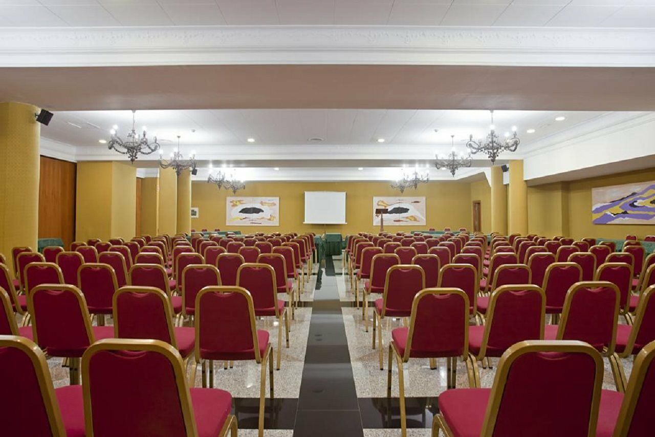 Ilunion Les Corts Spa 4*
